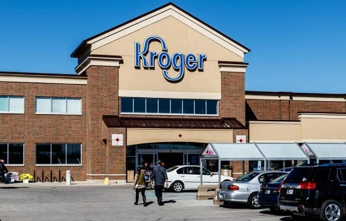 Kroger store view from front